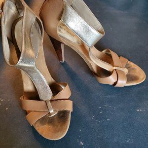 Nine West Tan & Gold Sandals